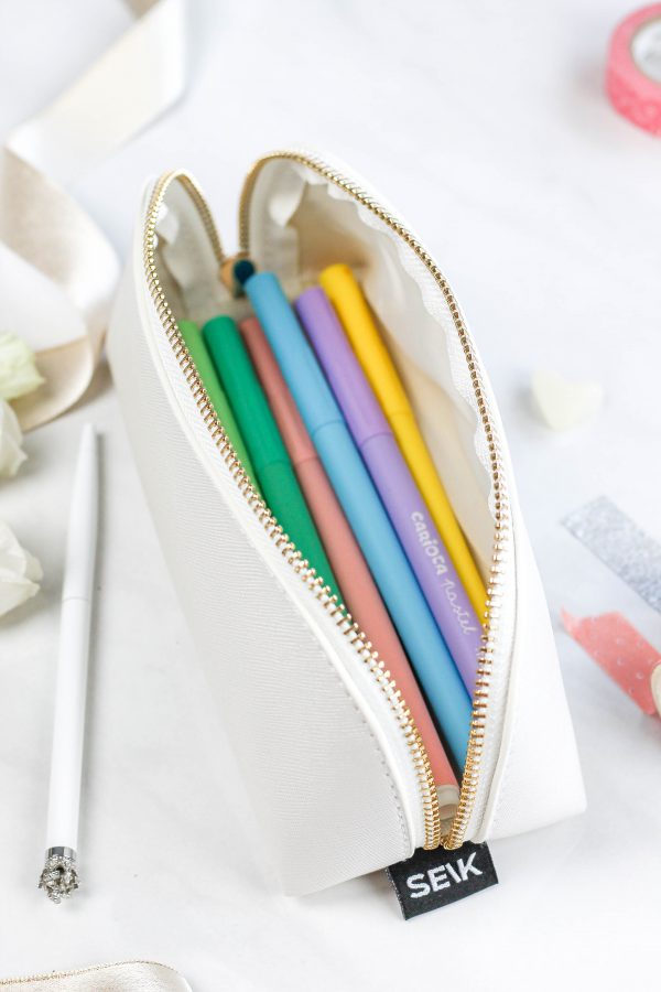 Design pencil case - dream big stay wild (white color) - Image 5