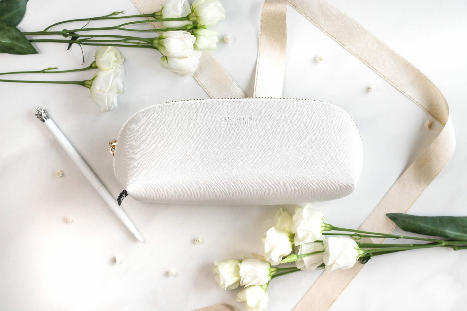 Pencil case -Dream big, stay wild (white color)