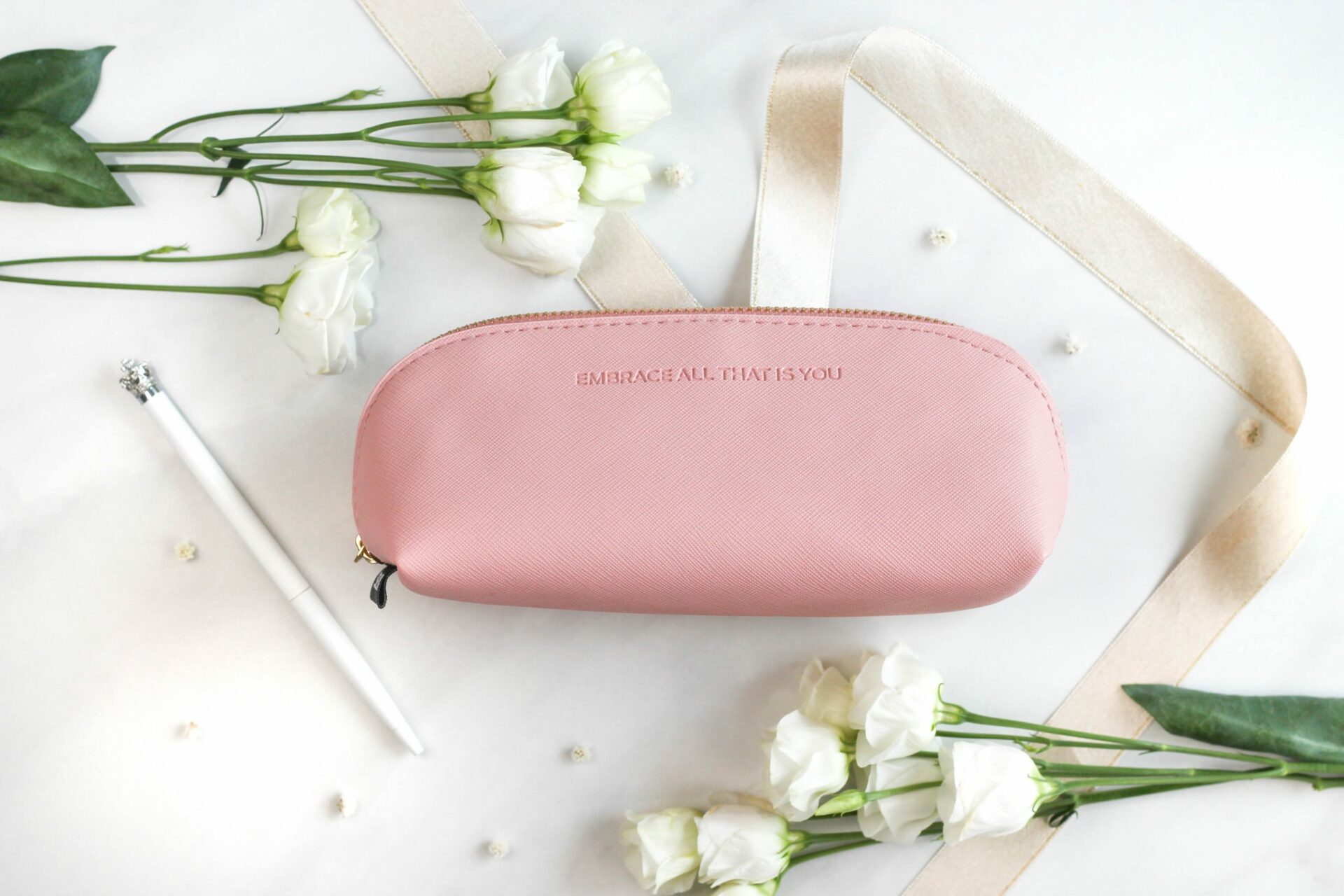 Design pencil case - embrace all that is you (pink color)