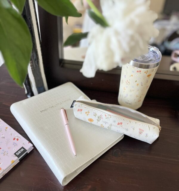Pencil case with flowers- smile. sparkle. shine. - Image 5