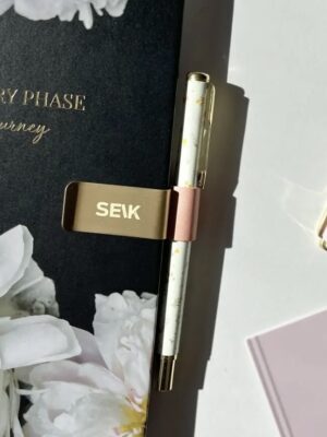 Pen loop - oh so pink!