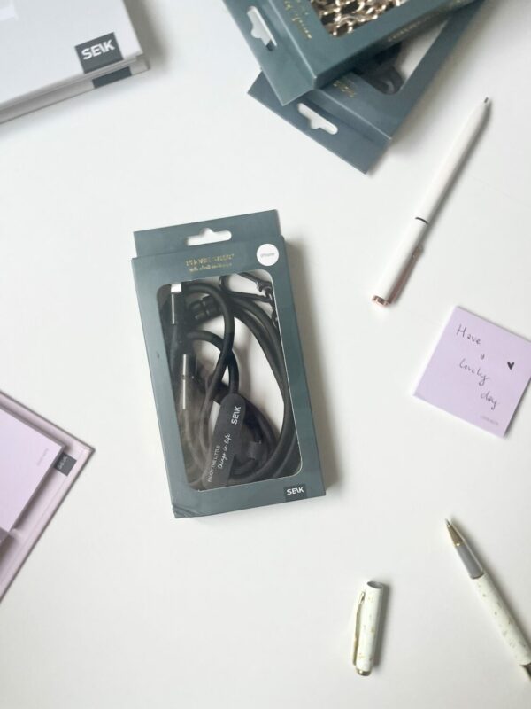 Universal Phone Strap - with a built-in charger - Image 3