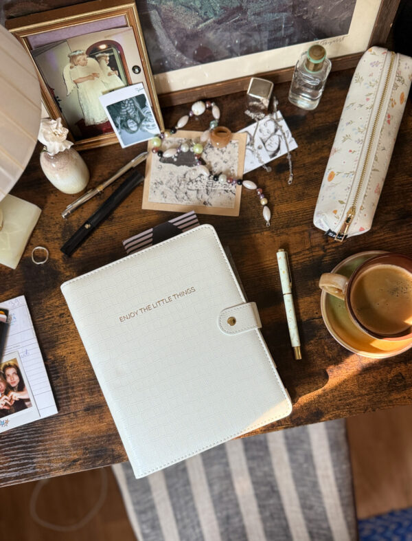Ring binder from premium faux leather A5 – Happy Calendar planner 2025/26 (white) - Image 24